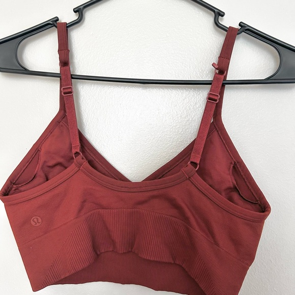 Lululemon Bra Size 6 - Picture 2 of 5